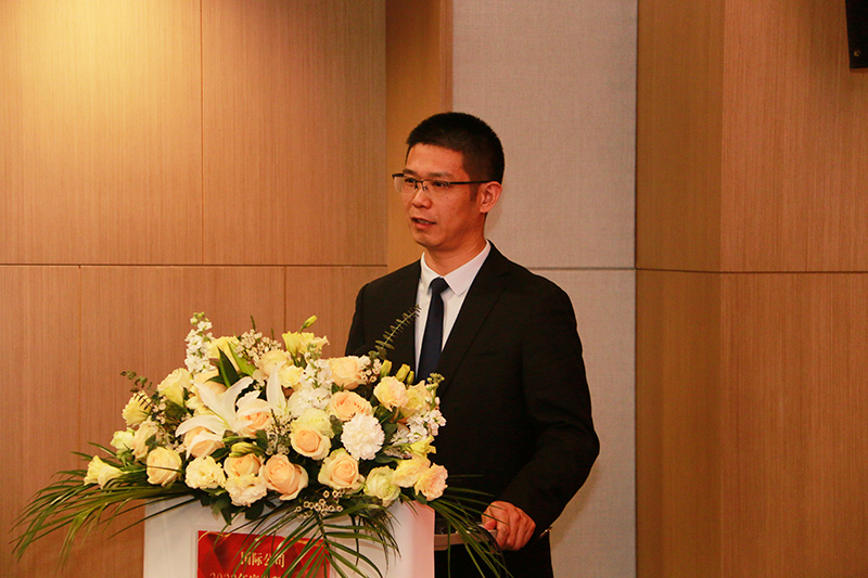 ผู้จัดการทั่วไป-Zhu-Jianming-Was-Delivering-A-Speech