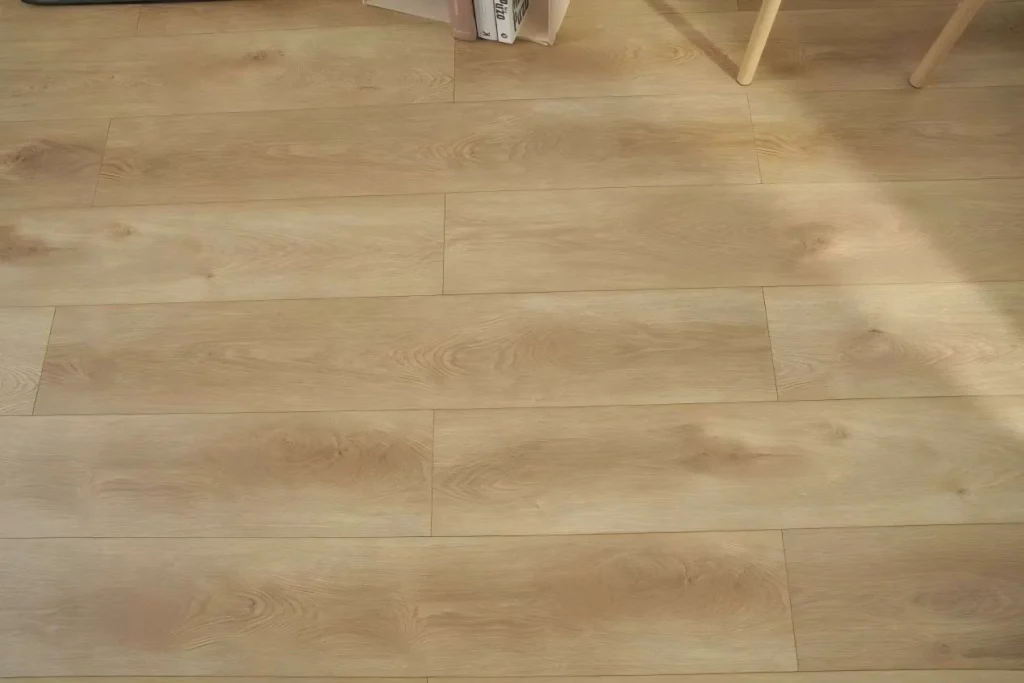 ac5-commercial-laminate-flooring